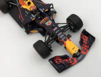 Red Bull RB13 &copy; f1modelcars.com